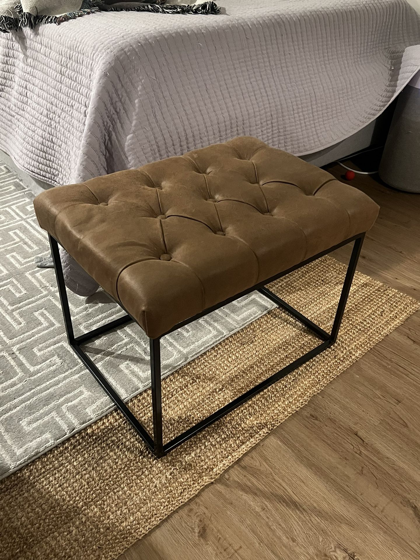 Tufted ottoman