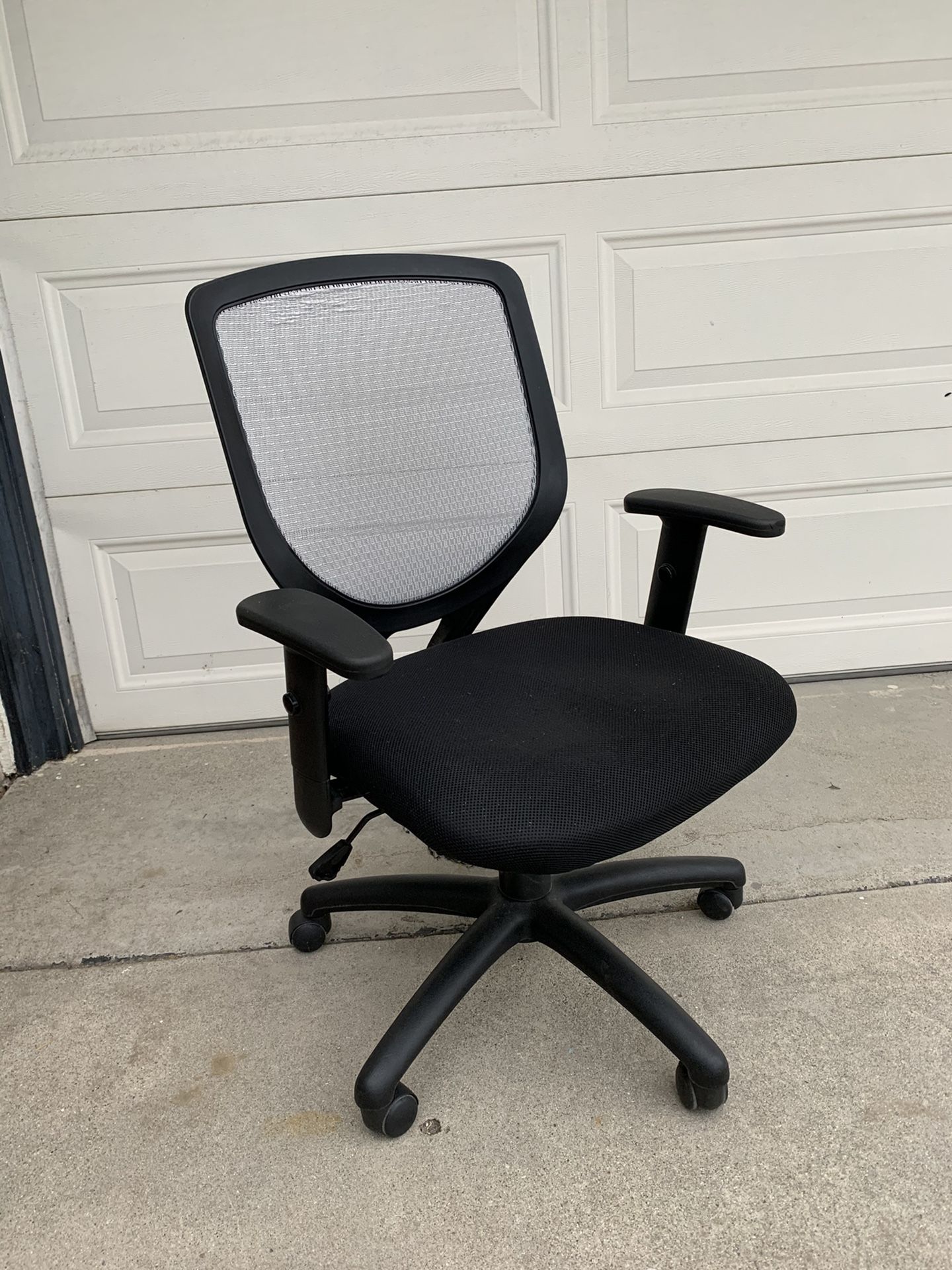 Rolling office chair