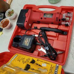 18 Volt Cut Out Tool 
