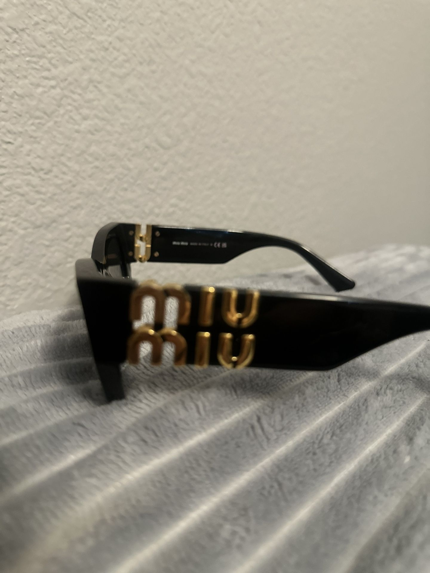MIU MIU SUNGLASSES