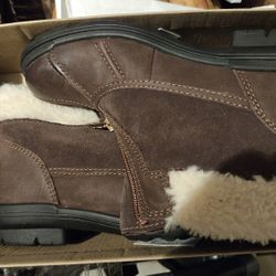 Ugg Hasburg Zip. New 6.5 In Women's Stewart&Nellis Pick Up HAS BOX 