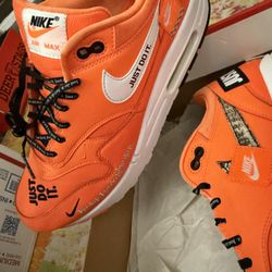 NIKE AIE Max 1 Orange Pack Size 10