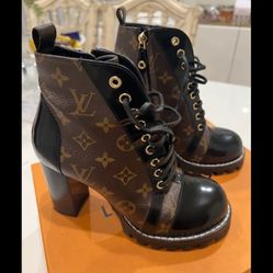 LOUIS VUITTON Star Trail Ankle Boot Cacao. Size 8.5 Used