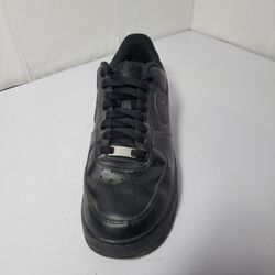 Nike Air Force 1 Men's Low Top Sneaker Black, size 9,5