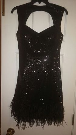 Dress- Guess feather hem sequin
