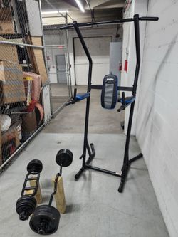 New BodyFit Power Tower with EZ Curl Bar, Tricep Bar, and Weights&100 Pounds + 4 Collars.

Miami Downtown Zip 33130
Delivery for extra 

New Sturdy Bo