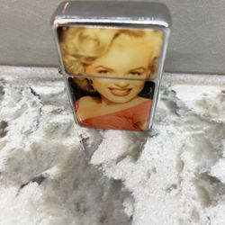 Lighter  NOT ZIPPO Marilyn Monroe