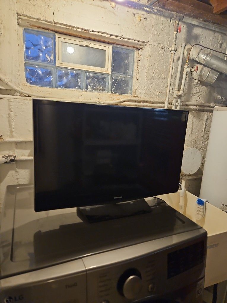 Samsung Tv LED H4000 Series TV - 28" Class (27.5" Diag.)
Samsung UN28H4000AF