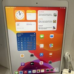 Apple iPad Air 3rd Gen 64GB WiFi 10.5” -Silver/White   