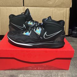 Nike Kyrie Size 11.5 75$🔥🔥 NEGOTIABLE 