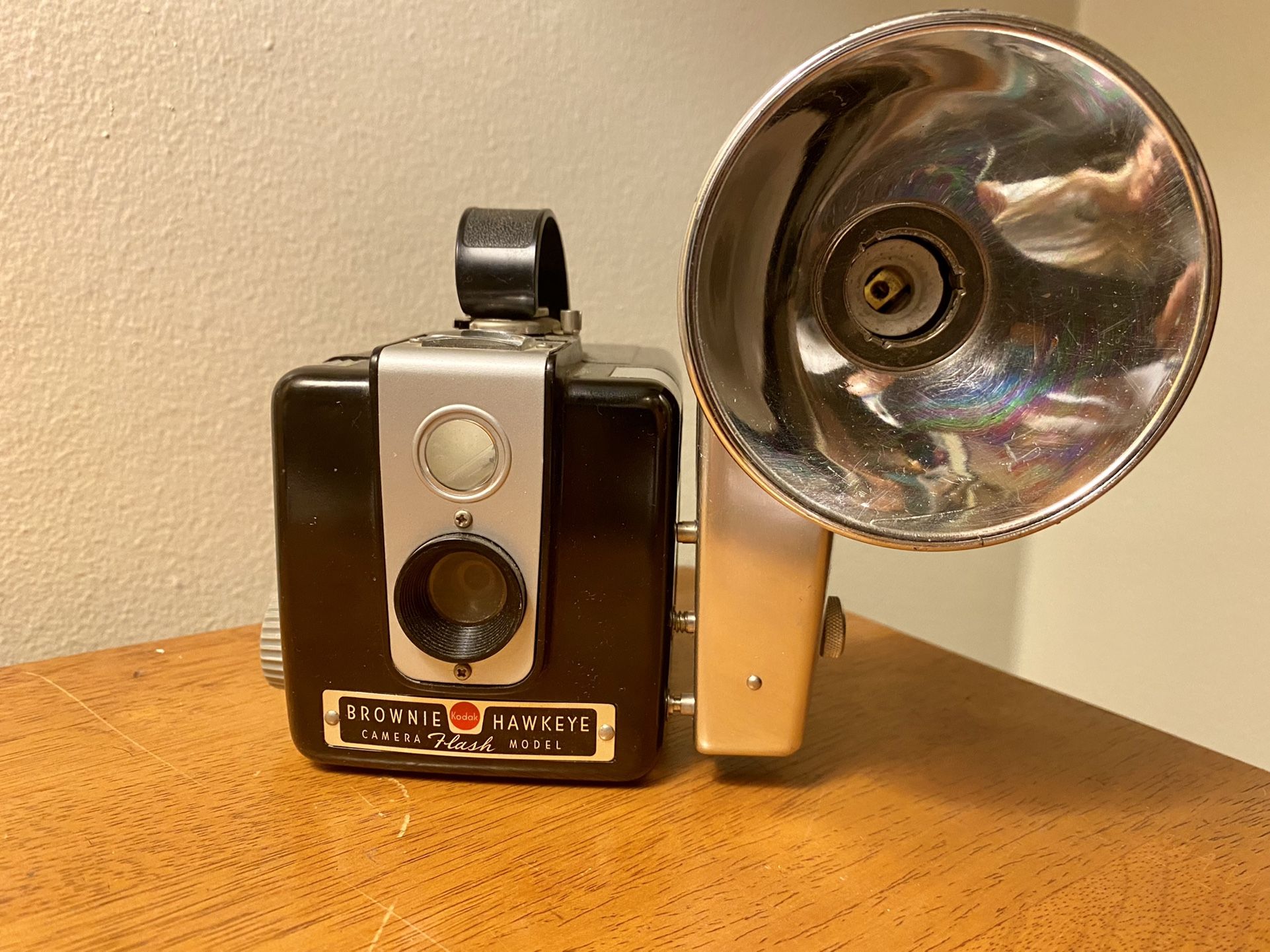 Old Antique Vintage Kodak Brownie Hawkeye Camera Flash Model