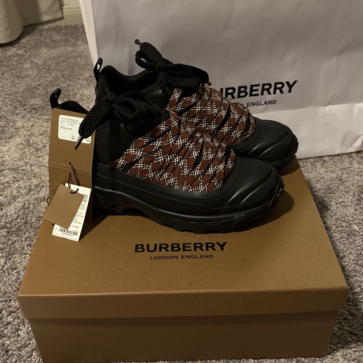 Burberry Low Top Sneaker On Rubber