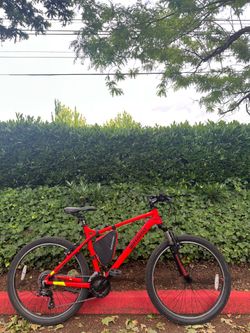Haro Flightline Mountain Bike – Large Frame - Bicycle 21speed