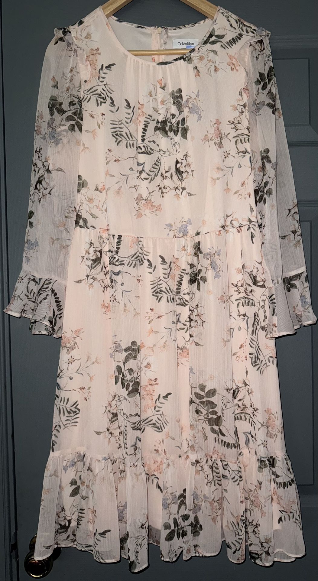 Calvin Klein Pink Floral Print Chiffon Long Sleeve Women's Dress.  Size 10