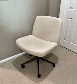 Large cross cross chair