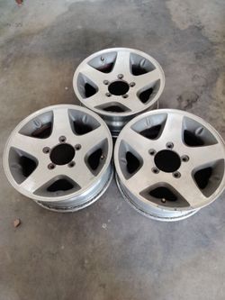 Geo tracker /Suzuki sidekick wheels