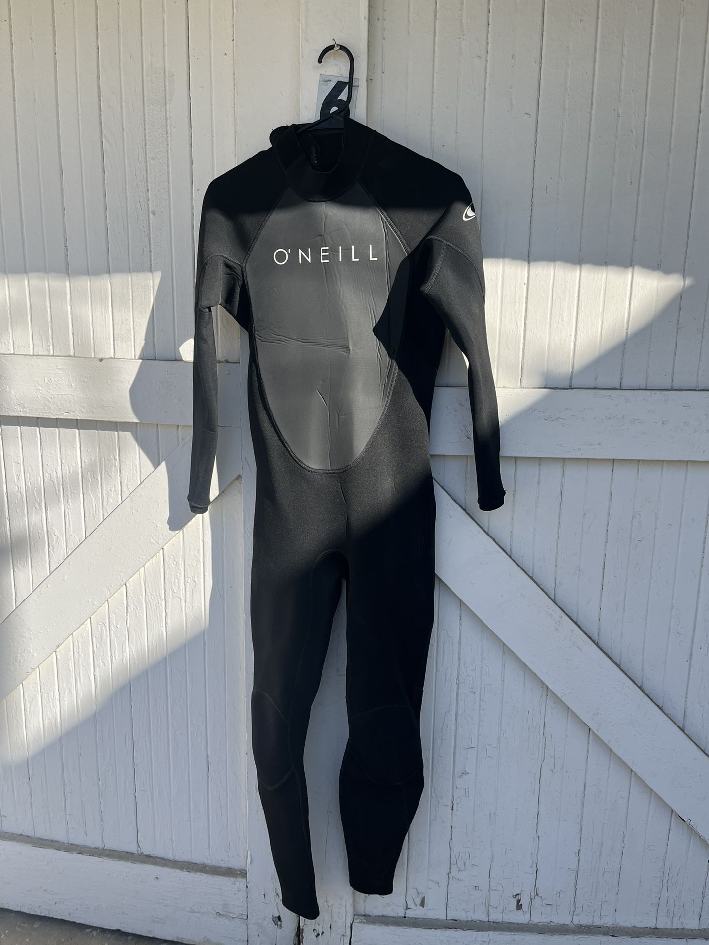 O’Neil long sleeve wet suit lightly used