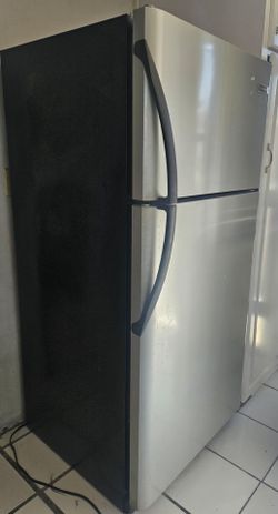 Frigidaire Refrigerator *FREE*