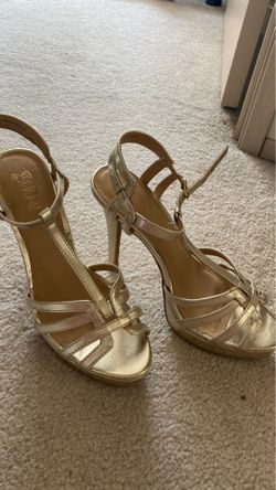 Adorable Gold Strap Heels!