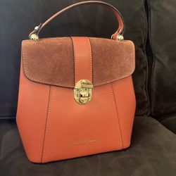 🎒Viola Castellani Italian leather Handbag/ Convertible backpack 🎒 