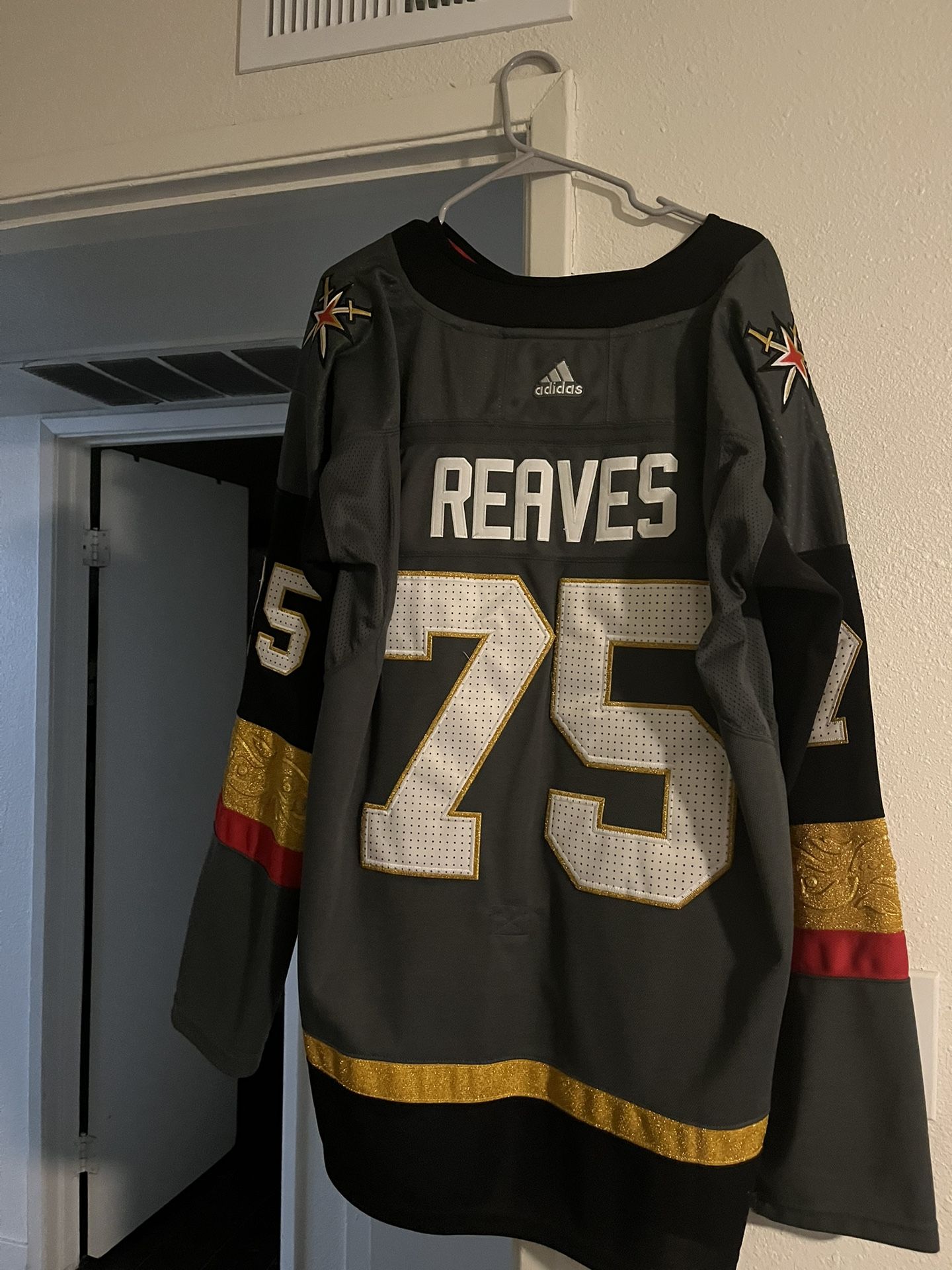 Classic REAVES jersey