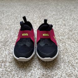 Nike Baby / Toddler Girl Shoes - US Size 6
