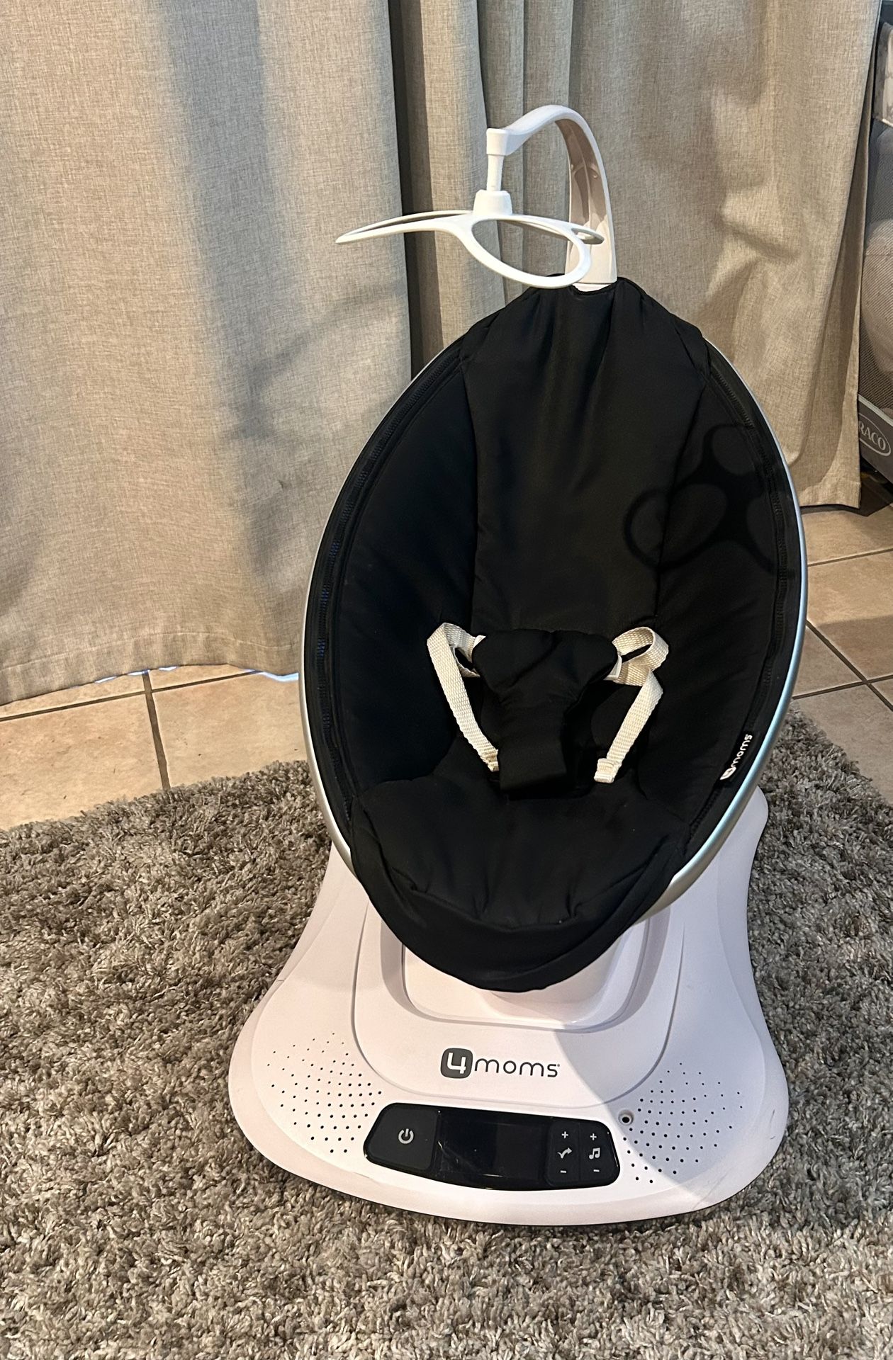 4 Moms Baby swing! Ready For New Home.