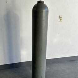 Industrial CO₂ Cylinder/Tank with Valve – Good Condition