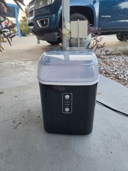 Dumos Countertop Nugget Ice Maker, Portable Ice Machine. Ready in 6 Mins, 1.55L Water Tank, Self-Cleaning, for Office, Party, RV, Home, Black