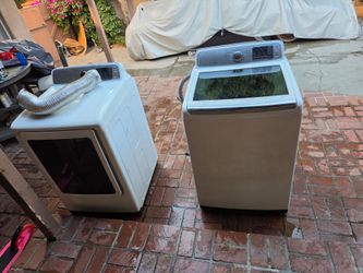 Samsung   washer and dryer  4 years old