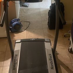 NordicTrack X7i Incline Trainer/ Treadmill