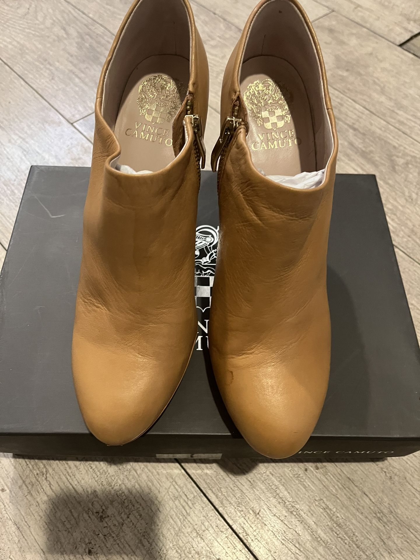 Vince Camuto Caramel Napa Size 8.5