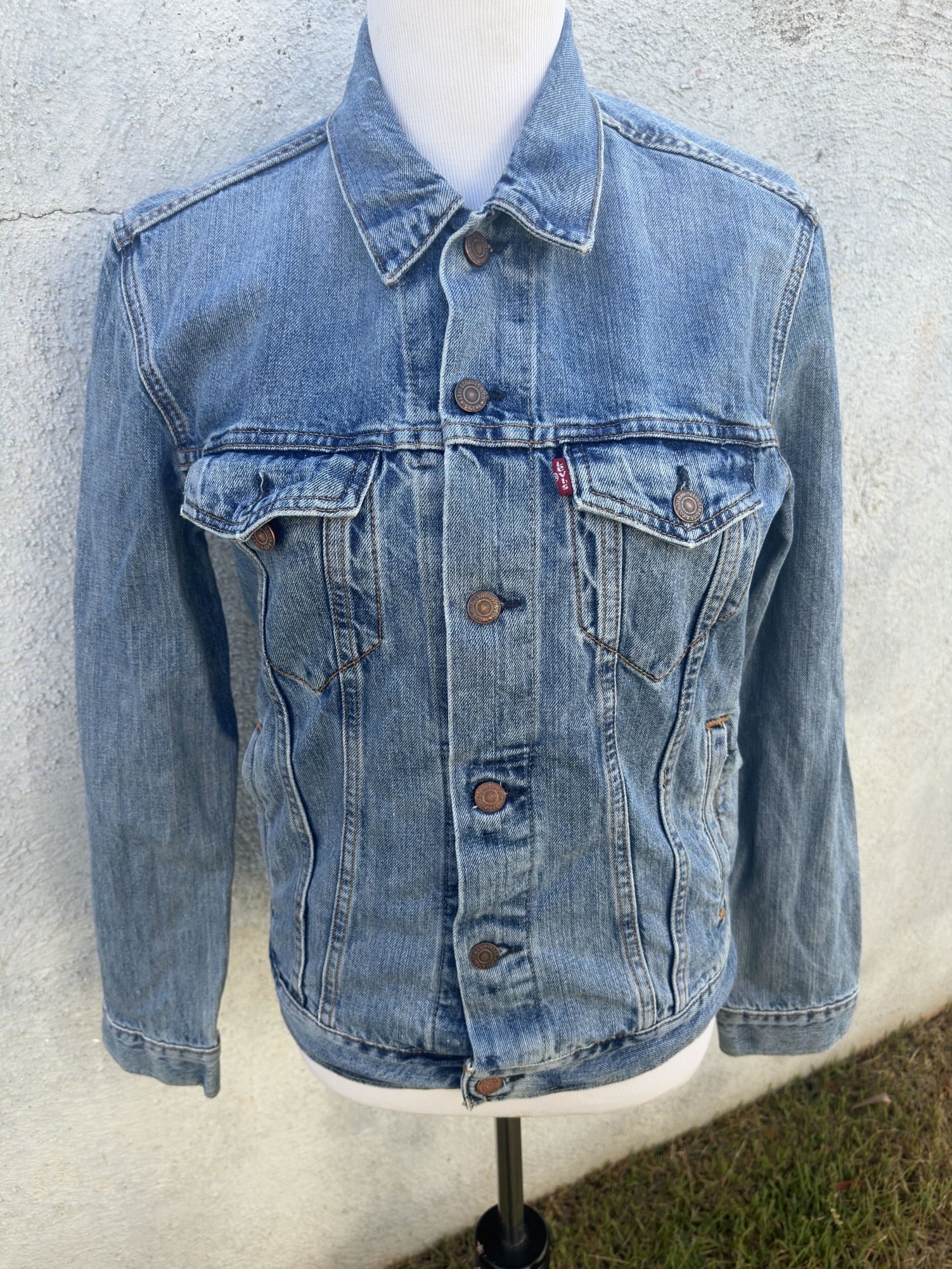 PreOwned Levi's Blue Denim Jacket Button Up Women's Small