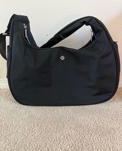 Lululemon City Essentials Oversized Shoulder Bag