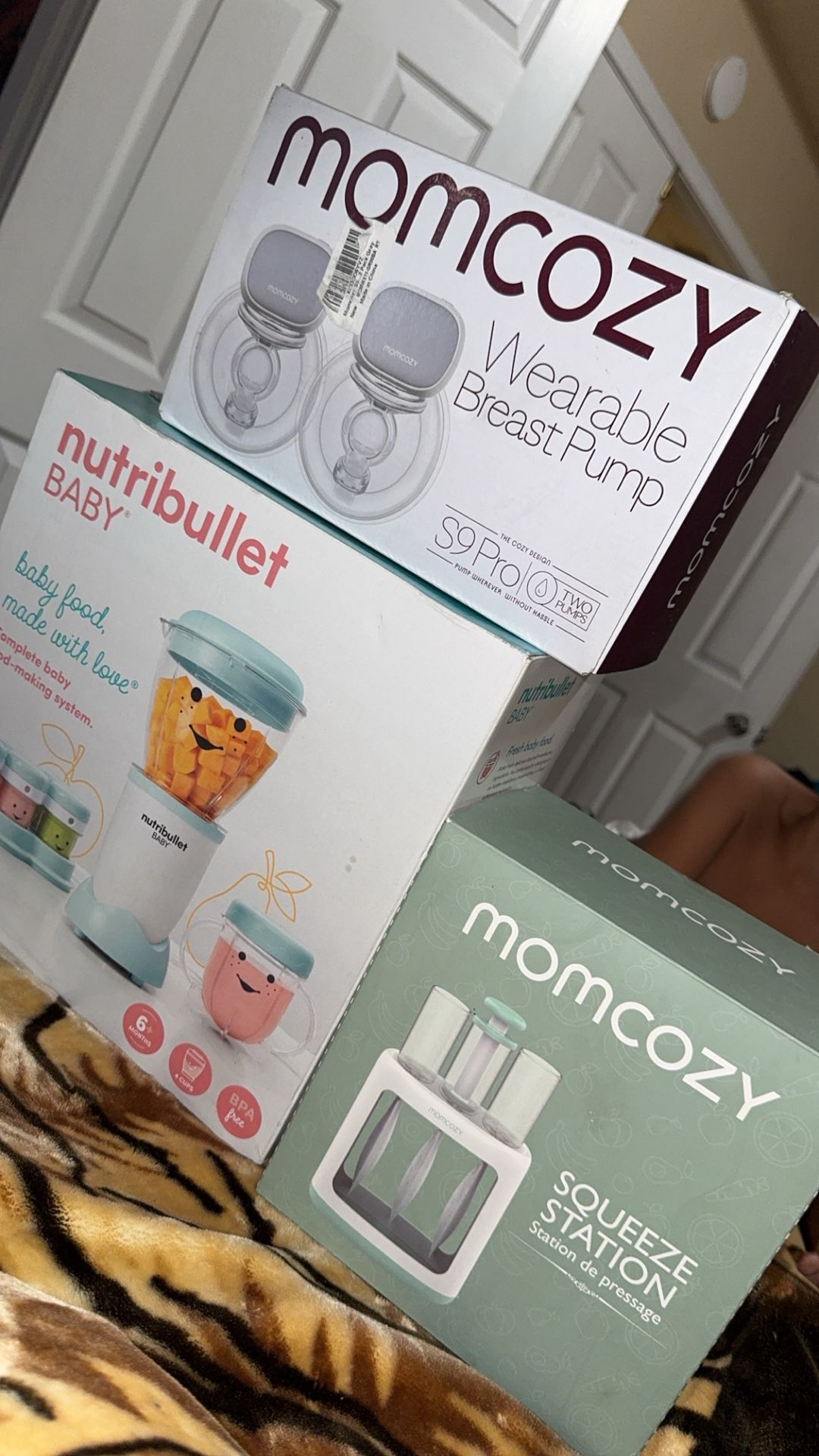 Momcozy Breast Pump , Nutribullet Baby , Squeeze Station 