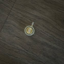 mary pendant 