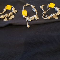 Pandora Original ' color Silver.   $140  $150. $180.  El Precio Es Fijo 