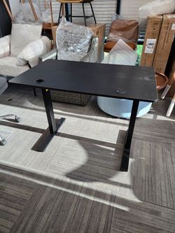 Desk.  40×24×28 in.