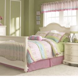 Baby Cache  Bedroom Furniture Set /white (Solid Wood)