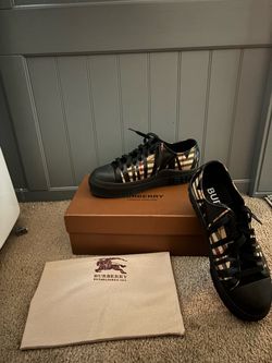 Burberry Low-Top Sneakers size 9 (price negotiable )