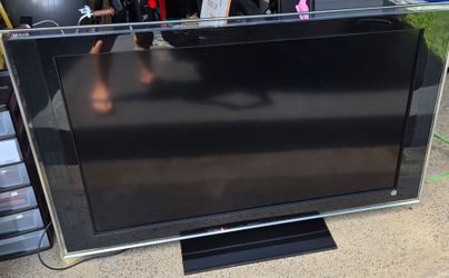 52" Sony Bravia KDL-52XBR5 TV