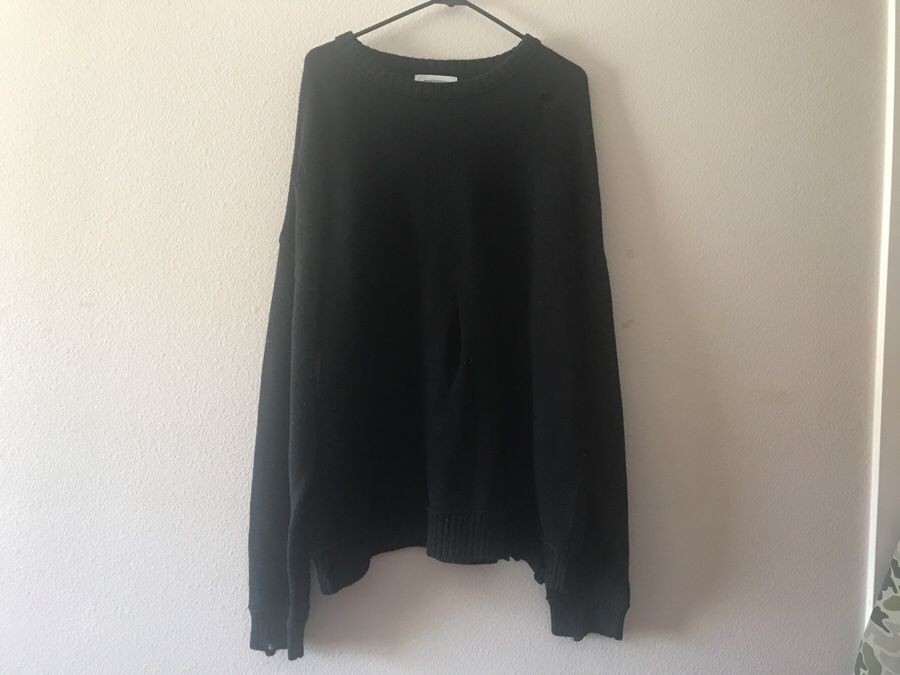 URBAN OUTFITTERS DISTRESSED BLACK SWEATER