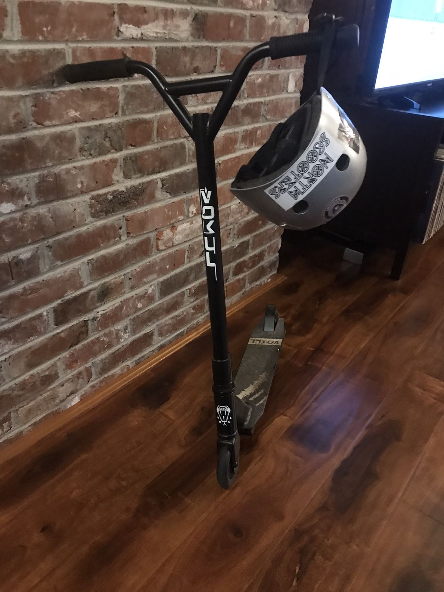 Vokul Scooter & Helmet