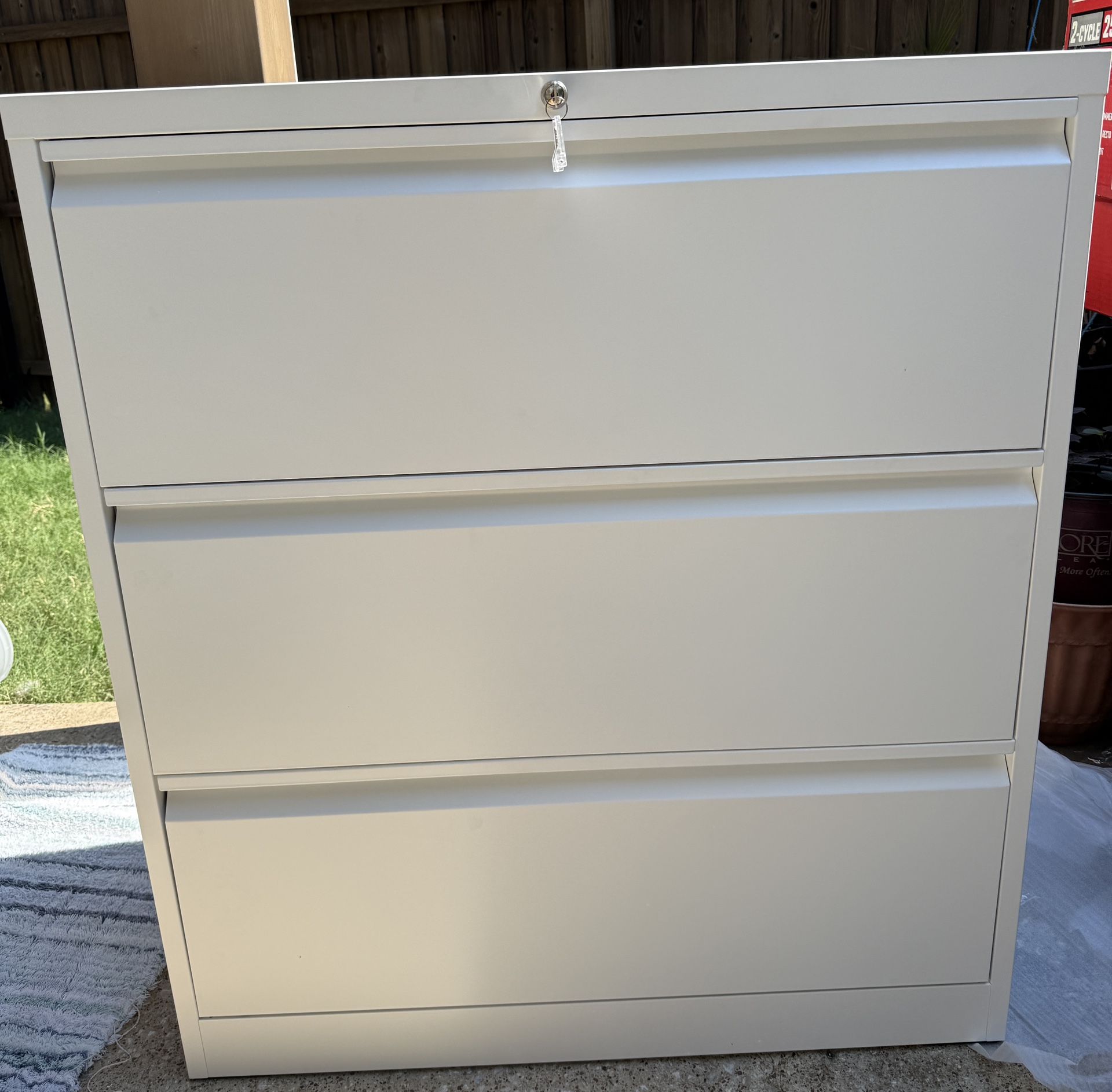 Lateral File Cabinet -3 Drawer, White