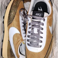 Nike ( Cortez Style?)Size 6 Y= 8W