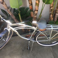 Schwinn Beach Cruiser