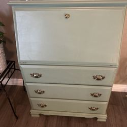 Beautiful Antique Writing Desk/Dresser 