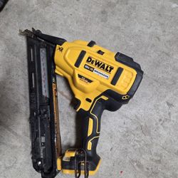 Dewalt 15 G  FinishNailer