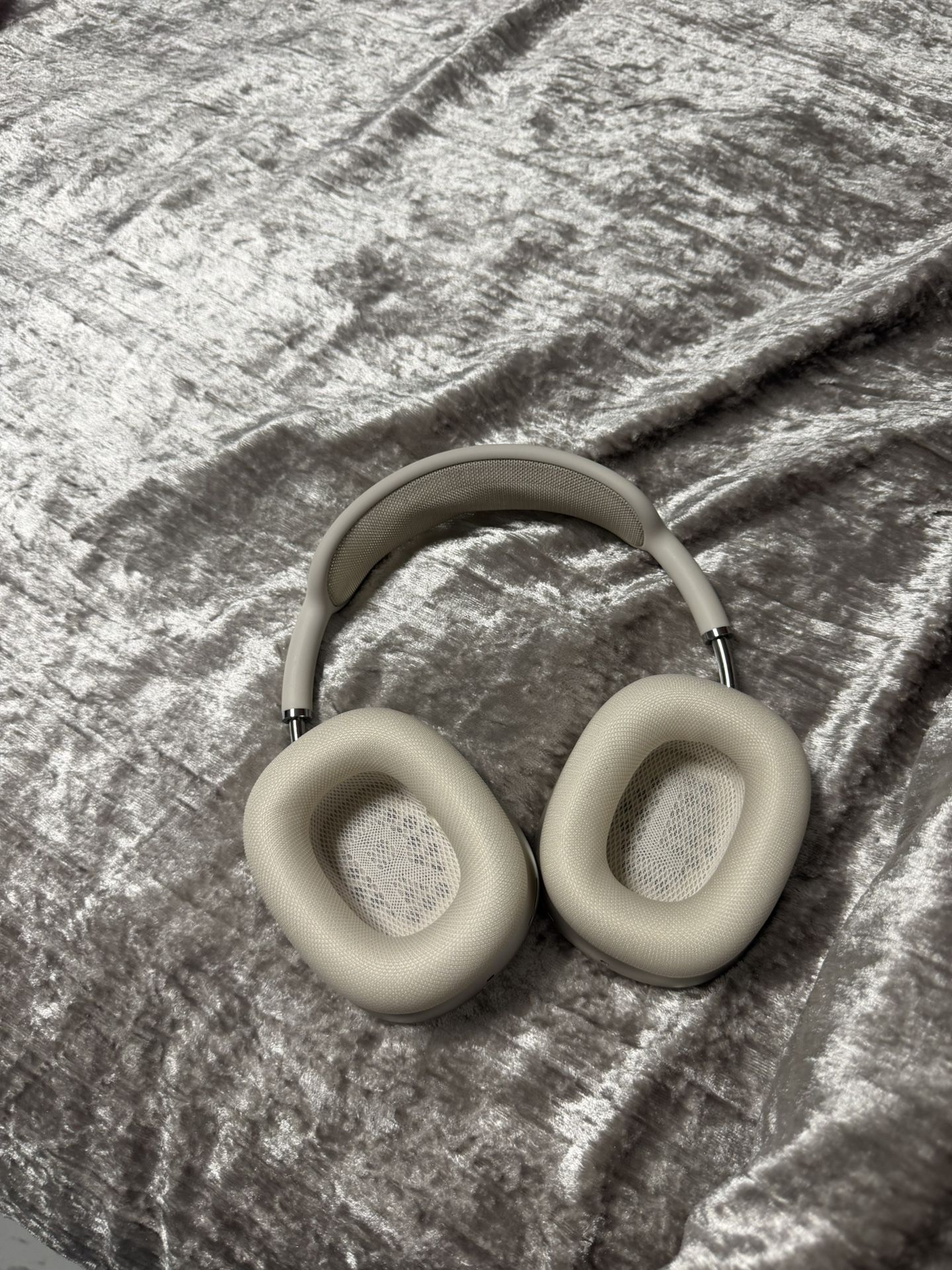AIRPODS MAX BRAND NEW STARLIGHT