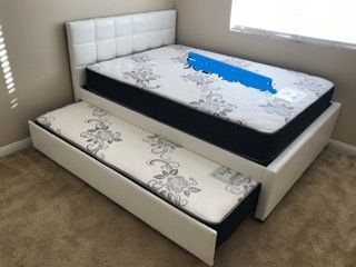 Trundle New Beds, Full Over Twin.  Nuedos Con Colchones